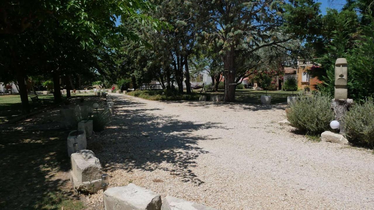 Mas Maurane - L'Olivier Avec Spa Prive Aux Portes D'Arles Tarascon Εξωτερικό φωτογραφία